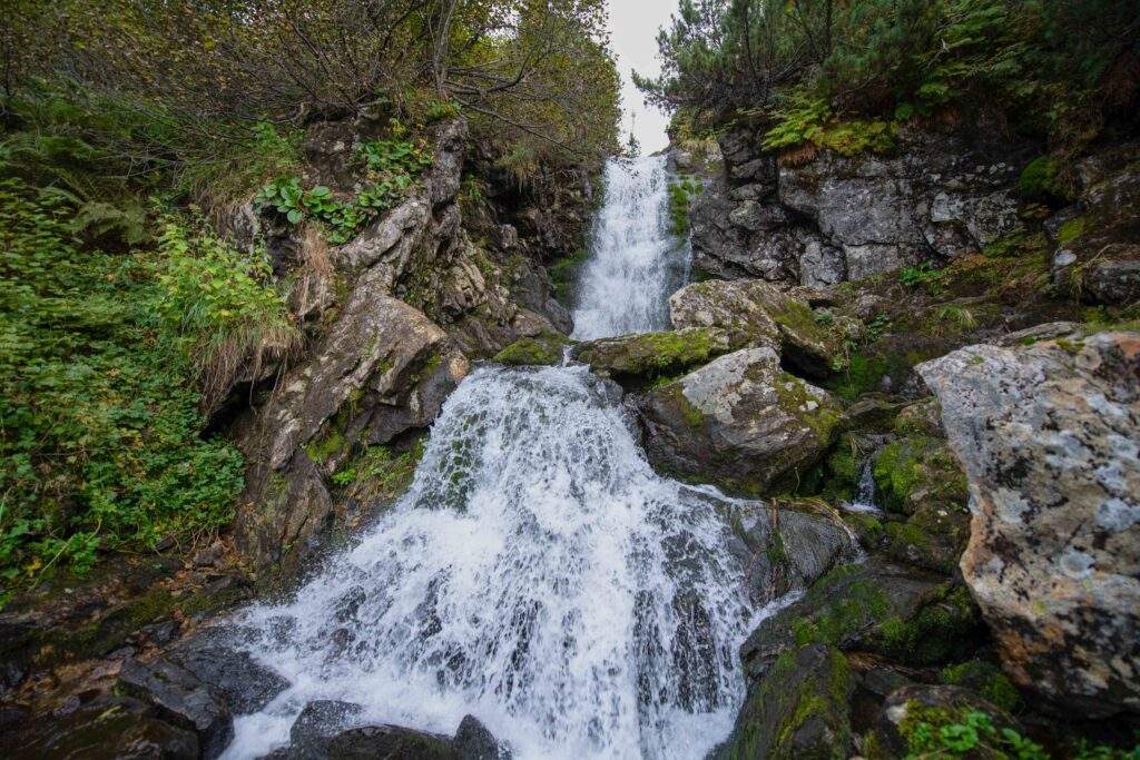 Водопад в горах Хамар-Дабан